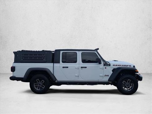 Used 2025 Jeep Gladiator Mojave w/ Convenience Group AWD/4WD image 4