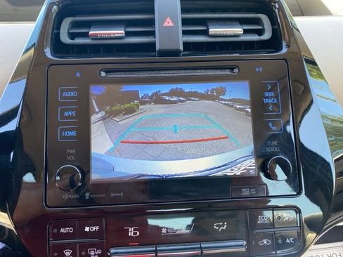 Used 2016 Toyota Prius Four FWD image 13