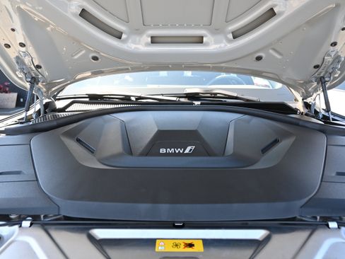 Used 2023 BMW i4 eDrive40 w/ M Sport Package RWD image 34