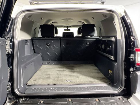 Used 2013 Toyota FJ Cruiser 4WD image 33