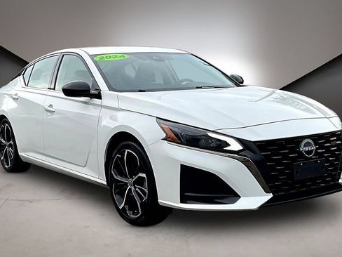 Used 2024 Nissan Altima 2.5 SR FWD image 1