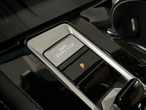 New 2026 Volkswagen Atlas Cross Sport SEL R-Line image 17