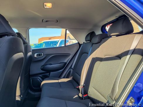 Used 2021 Hyundai Venue SE FWD image 11