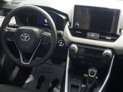 Used 2024 Toyota RAV4 XLE Premium image 30