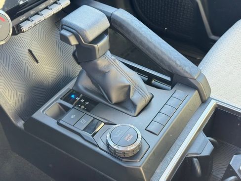 Used 2025 Toyota 4Runner SR5 image 28