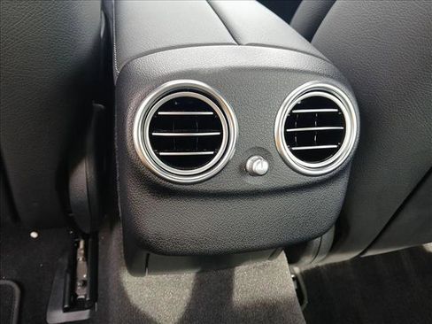 Used 2022 Mercedes-Benz E 350 Sedan image 17