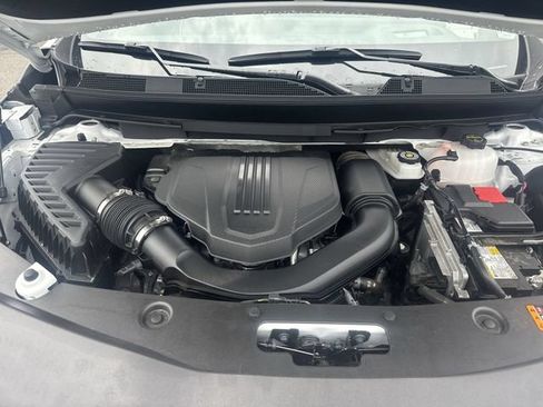 Used 2025 Buick Enclave Sport Touring w/ Power Package AWD/4WD image 29