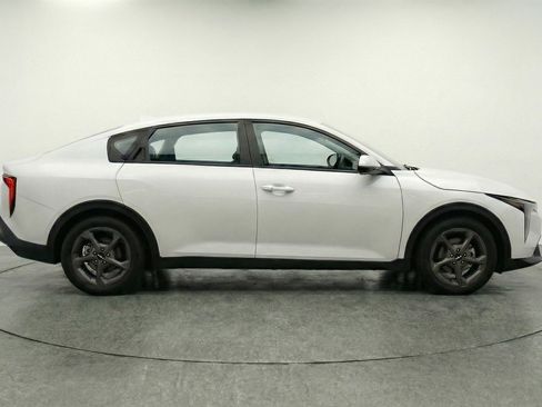 Used 2025 Kia K4 FWD image 8