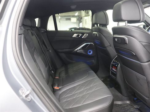 Used 2024 BMW X6 M60i AWD/4WD image 25