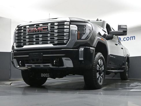 Used 2024 GMC Sierra 2500 Denali w/ Technology Package image 6
