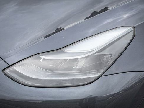 Used 2023 Tesla Model Y Performance image 4