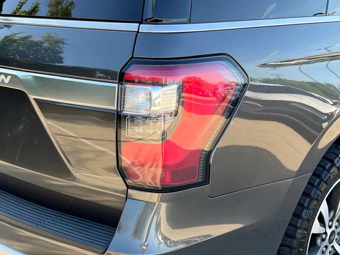 Used 2021 Ford Expedition Platinum AWD/4WD image 14