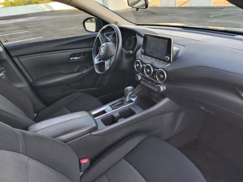 Used 2020 Nissan Sentra SV w/ Lighting Package image 30