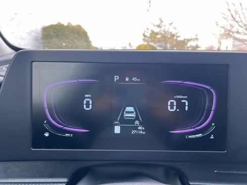 Used 2025 Kia Sportage LX image 12