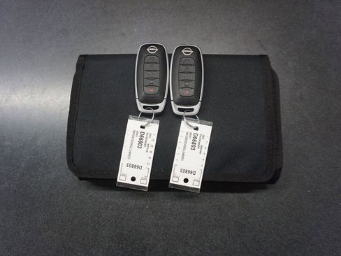 Used 2025 Nissan Pathfinder Platinum image 20