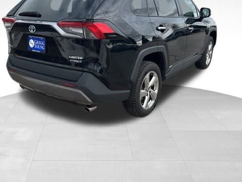 Used 2021 Toyota RAV4 Limited image 6