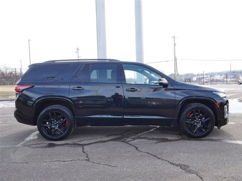 Used 2022 Chevrolet Traverse Premier w/ Redline Edition image 8