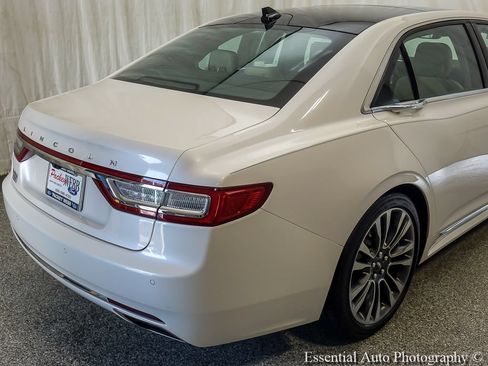 Used 2019 Lincoln Continental Select w/ Continental Climate Package FWD image 8