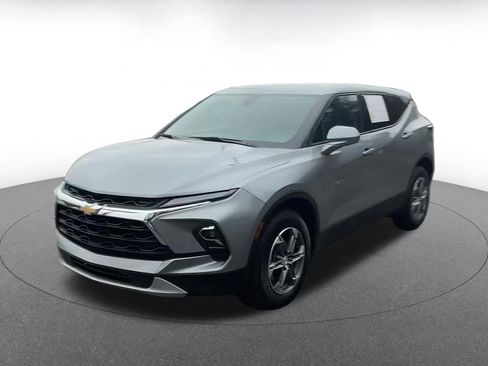 Used 2025 Chevrolet Blazer LT image 7