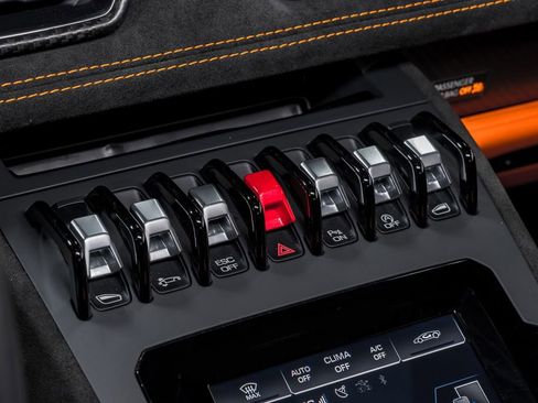 Used 2023 Lamborghini Huracan Tecnica image 24