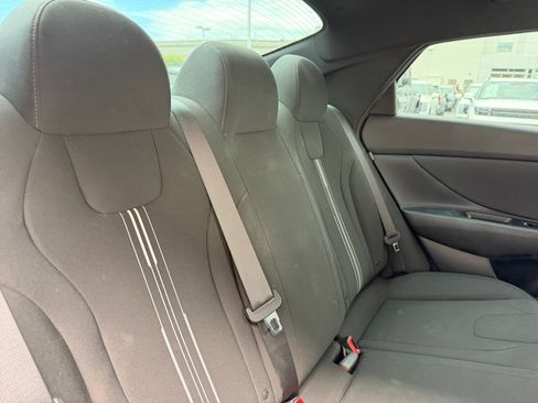 Used 2025 Hyundai Elantra SEL w/ Cargo Package FWD image 18