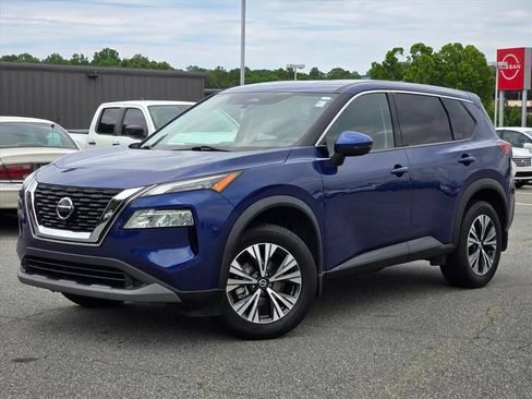 Used 2021 Nissan Rogue SV FWD image 2