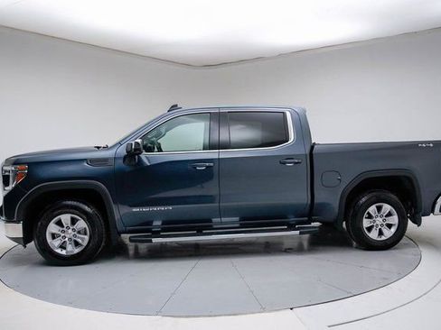 Used 2022 GMC Sierra 1500 SLE image 2