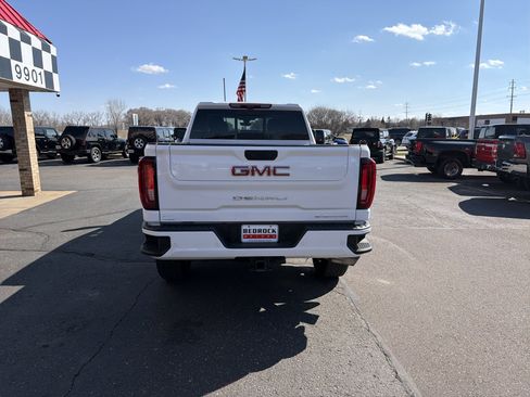 Used 2023 GMC Sierra 3500 Denali w/ Denali Ultimate Package image 8