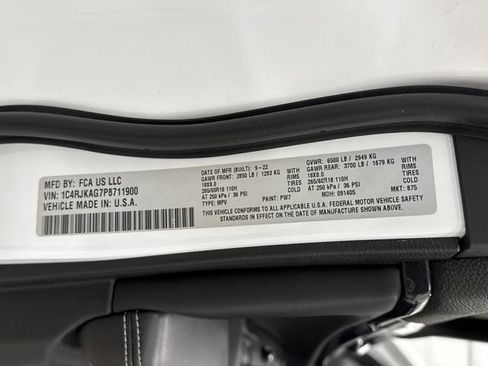 Used 2023 Jeep Grand Cherokee L Laredo image 36