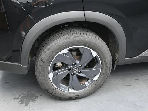 Used 2024 Nissan Rogue SV AWD/4WD image 13