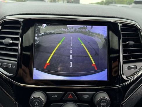 Used 2019 Jeep Grand Cherokee Limited X AWD/4WD image 24
