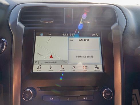 Used 2018 Ford Fusion SE w/ Fusion SE Technology Package FWD image 21