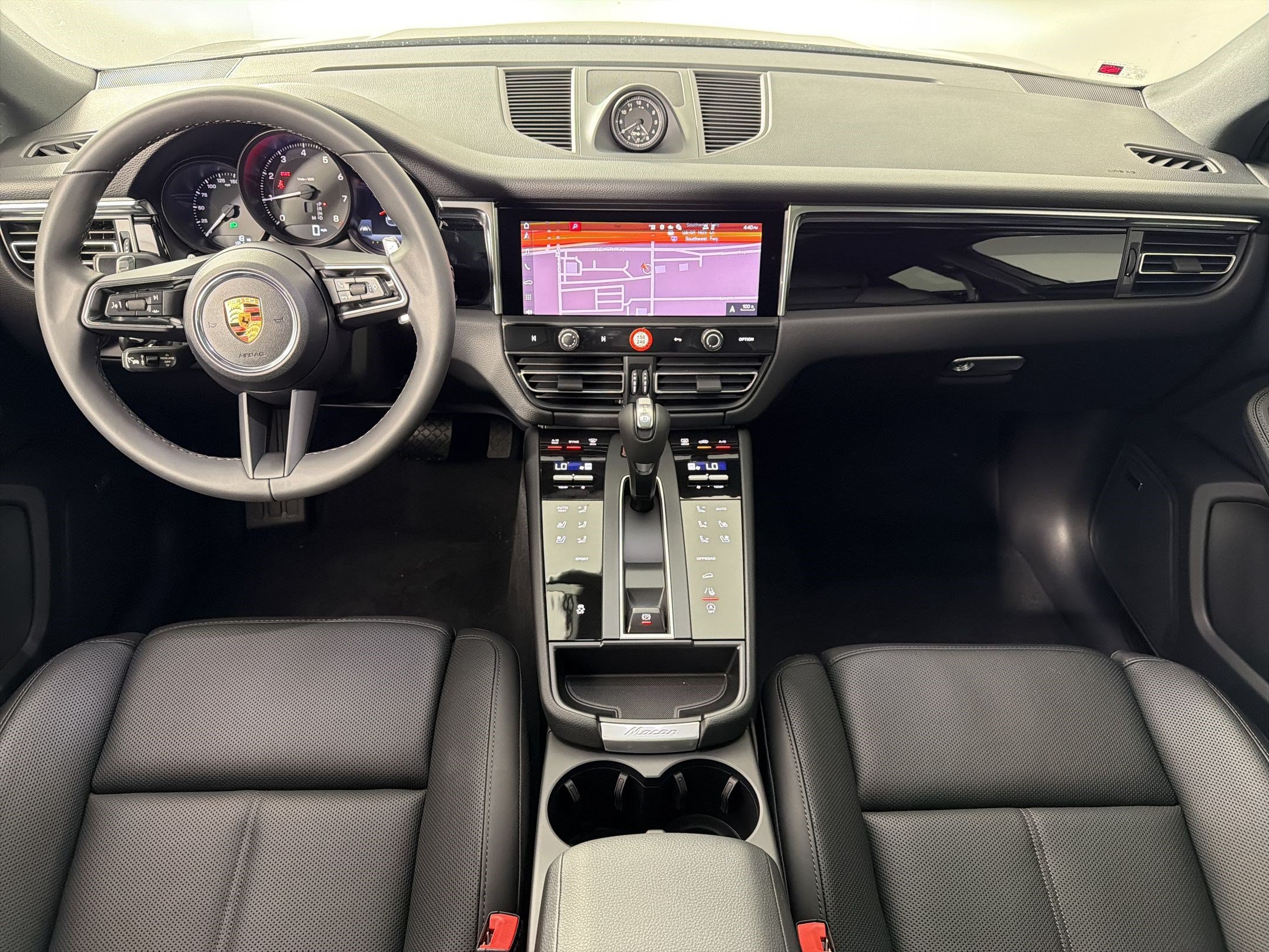 Used 2026 Porsche Macan AWD/4WD image 26