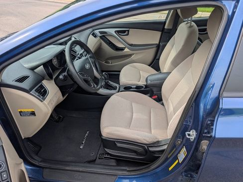 Used 2015 Hyundai Elantra SE w/ Option Group 02 FWD image 13