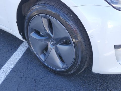 Used 2019 Tesla Model 3 Standard Range Plus image 32