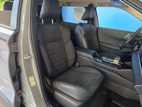 Used 2026 Mitsubishi Outlander LE AWD/4WD image 27