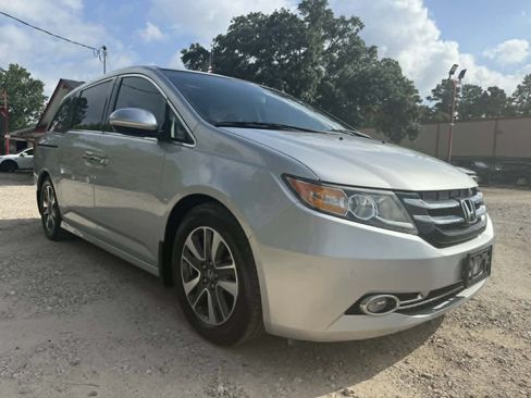 Used 2015 Honda Odyssey Touring Elite image 3