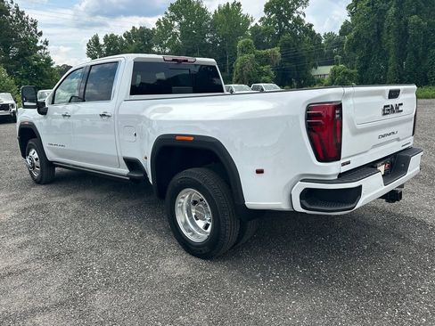 New 2026 GMC Sierra 3500 Denali Ultimate AWD/4WD image 8