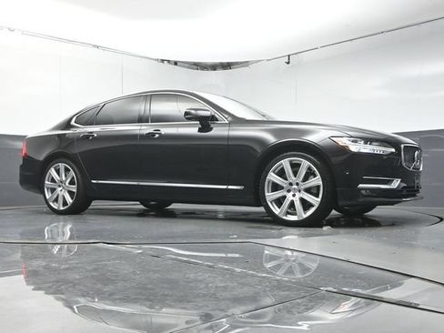 Used 2017 Volvo S90 T6 Inscription w/ Vision Package AWD/4WD image 40