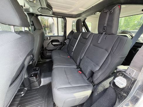 Used 2019 Jeep Wrangler Unlimited Sport S AWD/4WD image 15