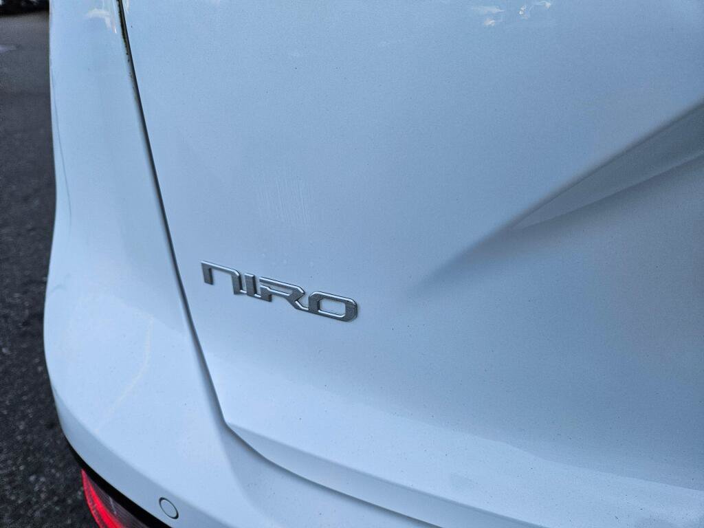 Used 2025 Kia Niro EX Touring FWD image 10
