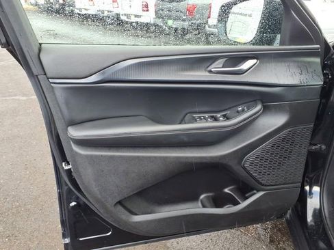 Used 2023 Jeep Grand Cherokee Altitude image 16