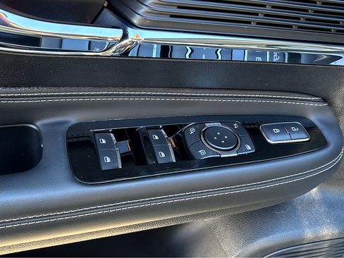 Used 2021 Lincoln Corsair Standard w/ Equipment Group 101A image 22