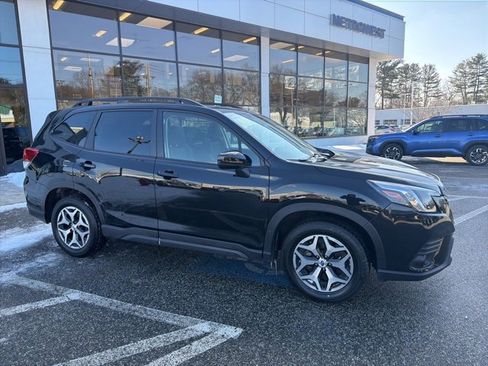 Used 2023 Subaru Forester Premium image 10