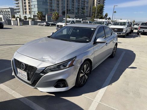 Used 2019 Nissan Altima 2.5 SV FWD image 12