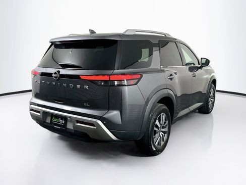 Used 2025 Nissan Pathfinder SL FWD image 9