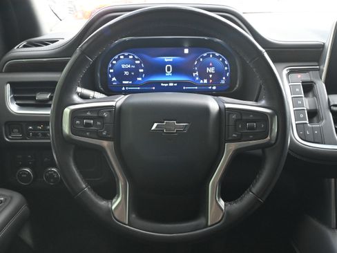 Used 2022 Chevrolet Suburban Z71 w/ Luxury Package image 19