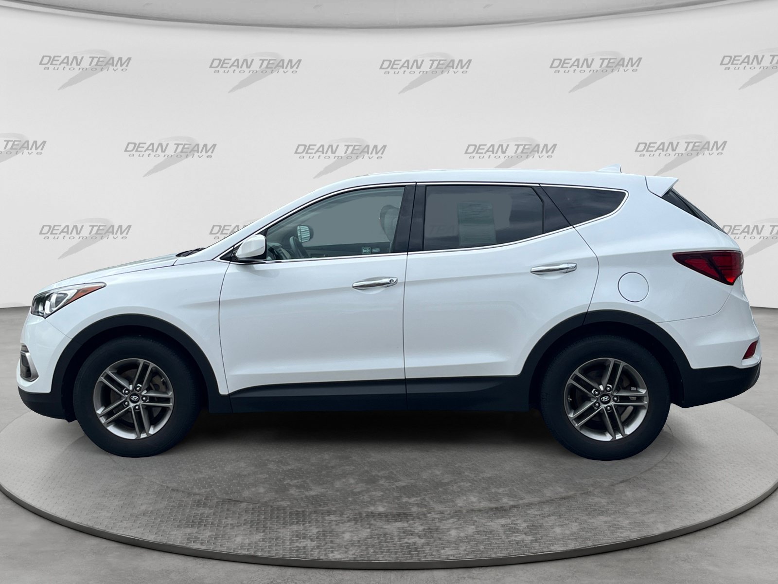Used 2017 Hyundai Santa Fe Sport FWD image 4