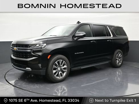 Used 2022 Chevrolet Suburban LS w/ Driver Alert Package RWD image 1