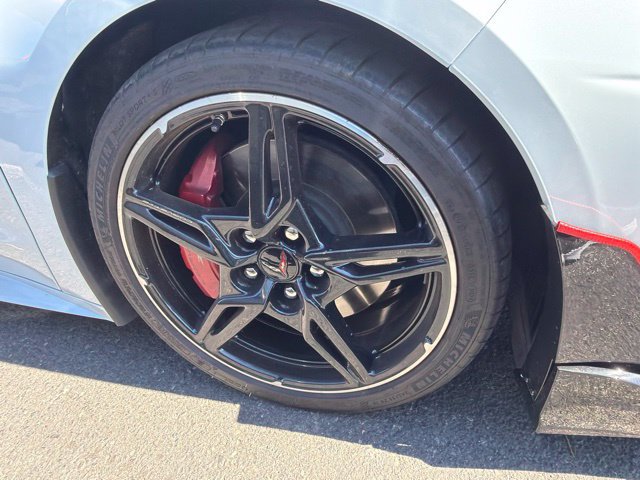 Used 2024 Chevrolet Corvette Stingray Preferred Cpe w/ Z51 Performance Package RWD image 2